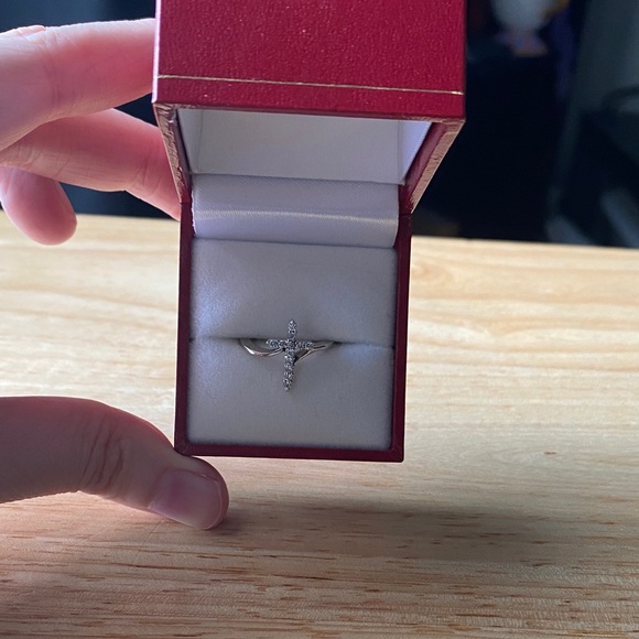 Women’s Sterling Silver Cross Ring with Clear Stones - Picture 5 of 6